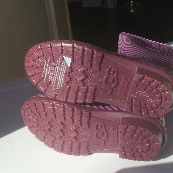 NIB ! UGG Kids Ranna Rain Boots - Picture 4 of 4